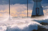 Canadiana-Ontario-lake-Huron-Southampton-lighthouse-storm-haven.jpg